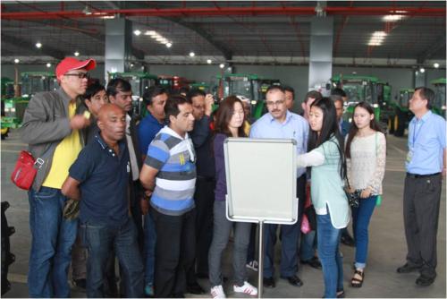 旅游陪同翻译多少钱一天？